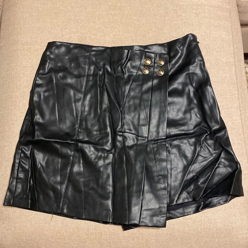 Black skirt